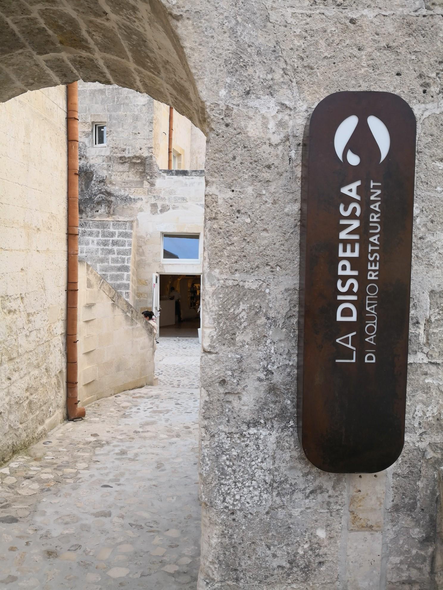 Aquatio Cave Luxury Hotel & Spa Matera Exterior photo Restaurant entrance