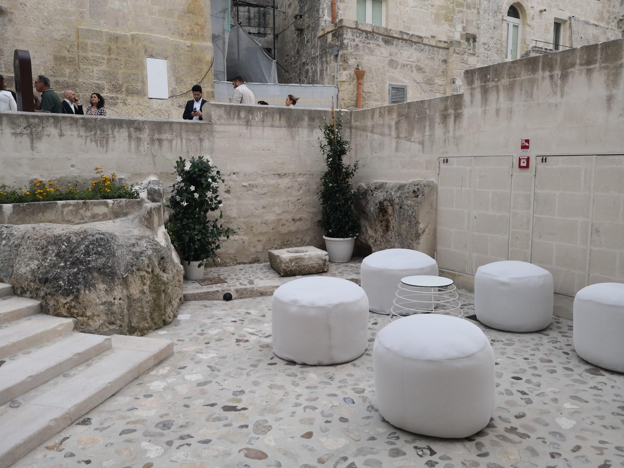 Aquatio Cave Luxury Hotel & Spa Matera Exterior photo The courtyard of the museum