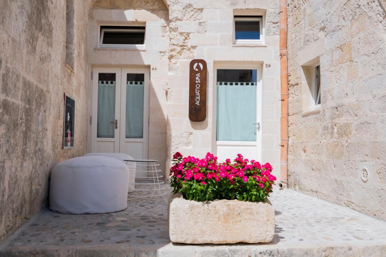 Aquatio Cave Luxury Hotel & Spa Matera Exterior photo A street in the old town